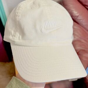 Nike Men’s Club Cap | White/White| M/L — NWOT